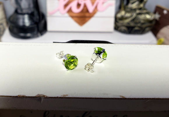 Peridot Round Cubic Zirconia Stud Earrings 7mm