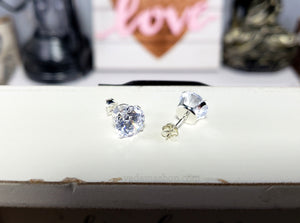 Round Cubic Zirconia Stud Earrings 8mm